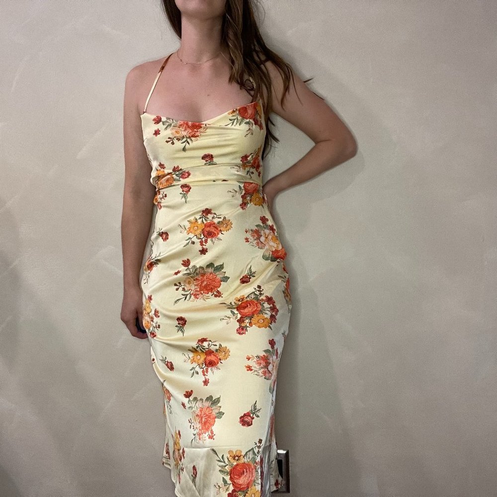 NWOT WeWoreWhat Tie Back Cowl NeckSatin Slip Dress in Yellow Floral in  Small
